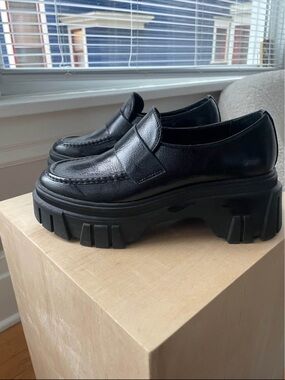 Chinese Laundry Lug Sole Loafers